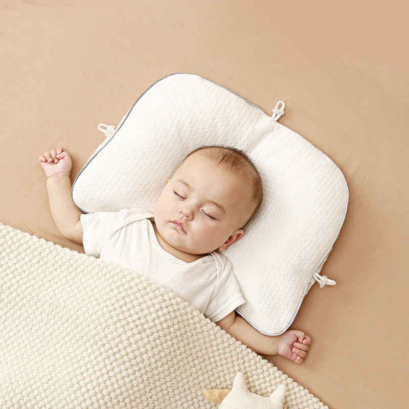 Babykudde med andningsbart meshtyg – Ergonomiskt stöd för små barn
